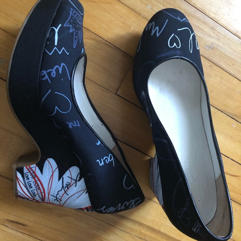 NEW without tags Desigual shoes